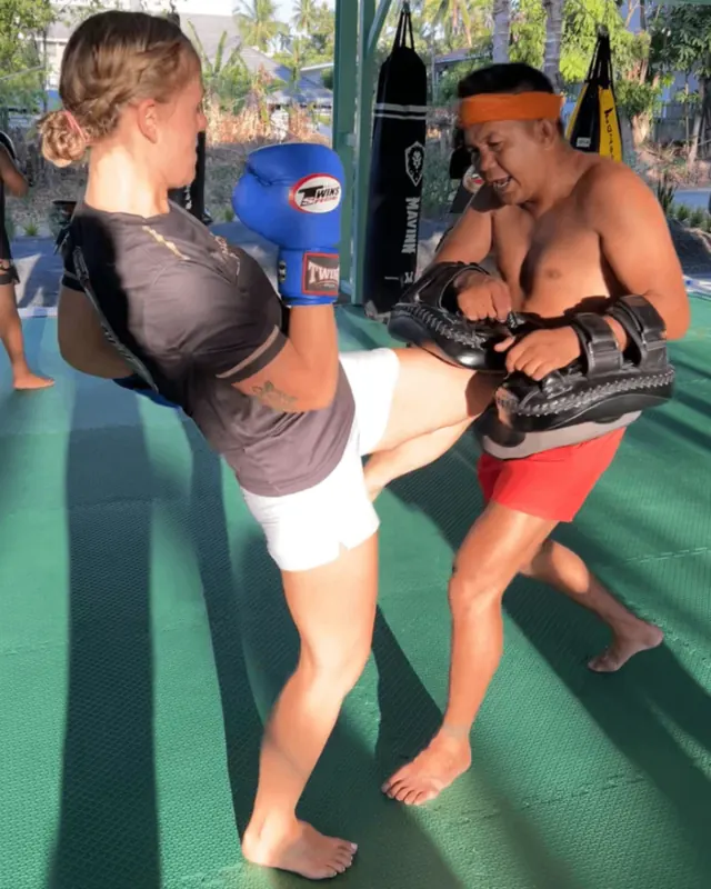 Knee pad work session
